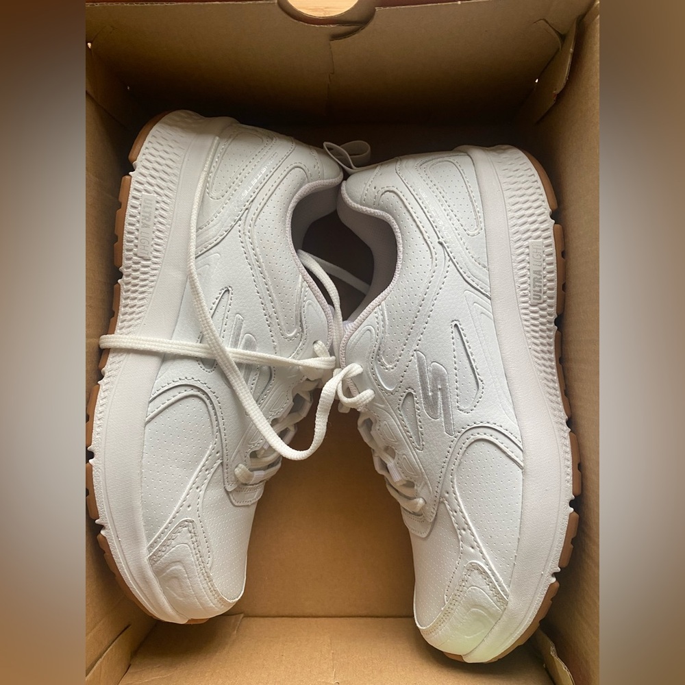 White Skecher Sneakers NWT